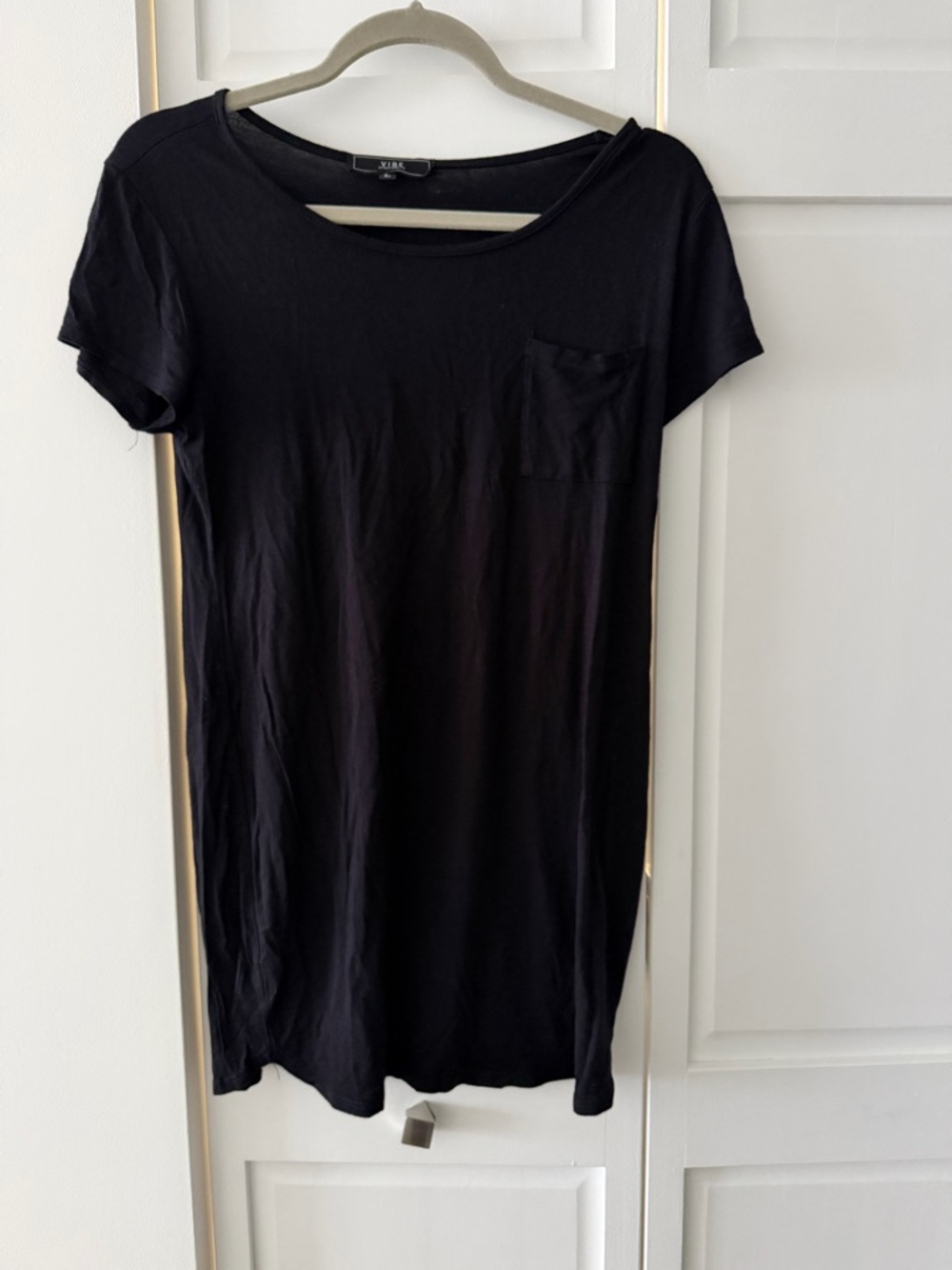 VIBE Sportswear Black Longline Pocket Tee - Size L